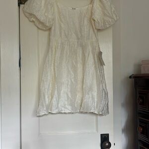 Elegant White Puff Sleeve Dress